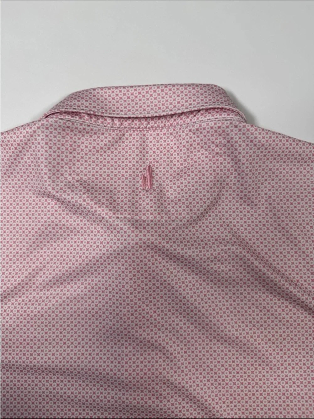 Johnnie-O Polo Shirt XL Pink Geo Print Valero Texas Open Golf Performance - Picture 8 of 8